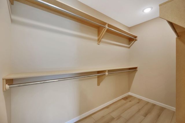 9287 E Fox Pointe, Bel Aire, KS 67226