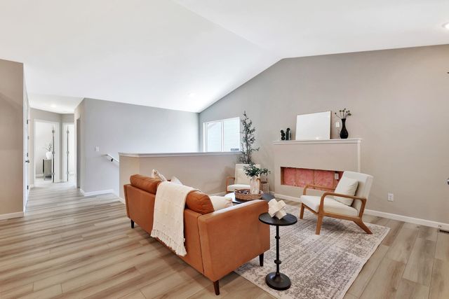 9287 E Fox Pointe, Bel Aire, KS 67226