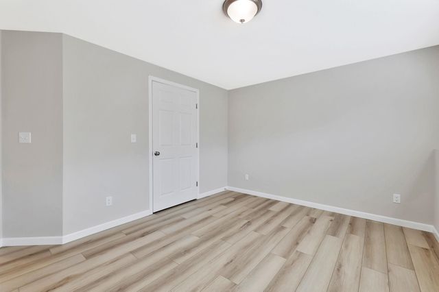 9287 E Fox Pointe, Bel Aire, KS 67226