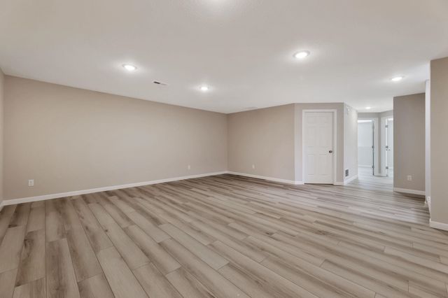 9287 E Fox Pointe, Bel Aire, KS 67226