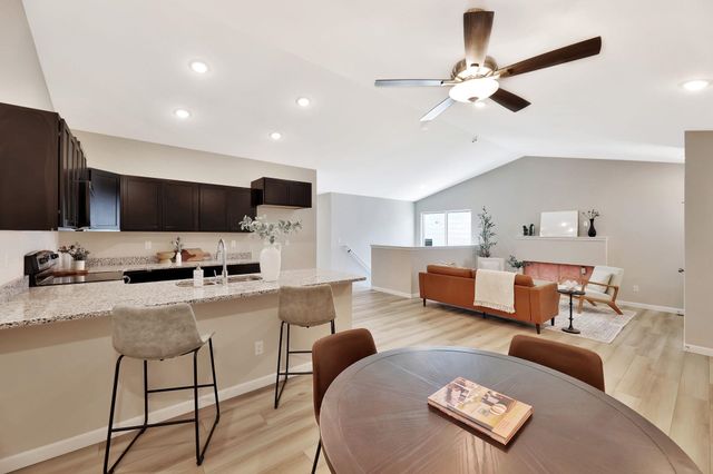 9287 E Fox Pointe, Bel Aire, KS 67226