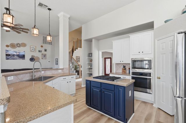 23 Murmuring Creek Place, The Woodlands, TX 77385