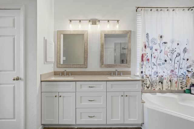 23 Murmuring Creek Place, The Woodlands, TX 77385