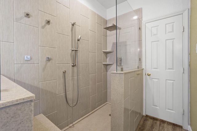 23 Murmuring Creek Place, The Woodlands, TX 77385