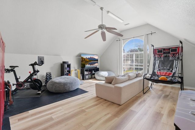 23 Murmuring Creek Place, The Woodlands, TX 77385