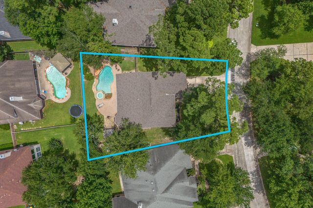 23 Murmuring Creek Place, The Woodlands, TX 77385