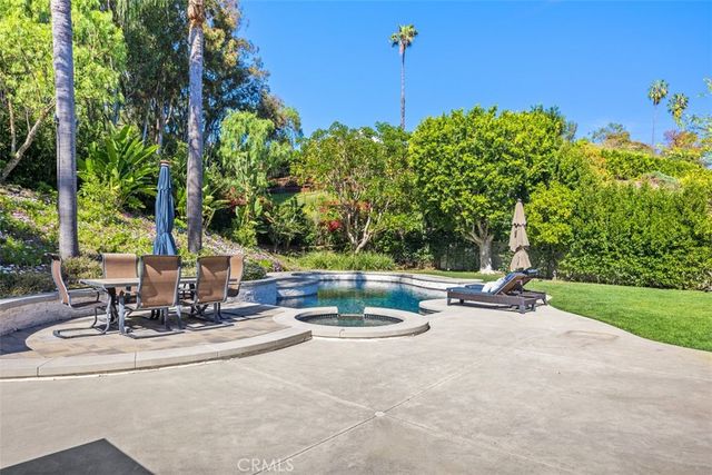 27215 Stagewood Court, Laguna Hills, CA 92653