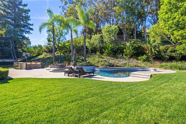 27215 Stagewood Court, Laguna Hills, CA 92653