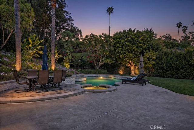 27215 Stagewood Court, Laguna Hills, CA 92653