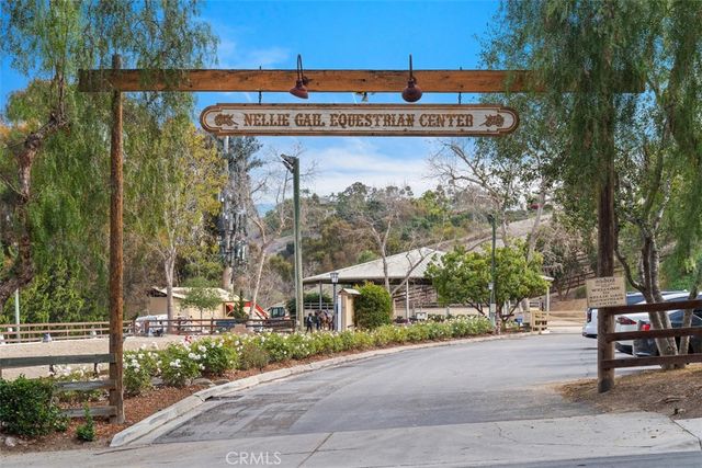 27215 Stagewood Court, Laguna Hills, CA 92653