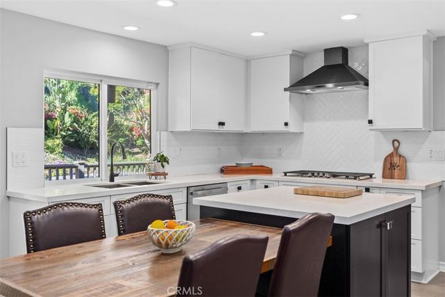 27215 Stagewood Court, Laguna Hills, CA 92653