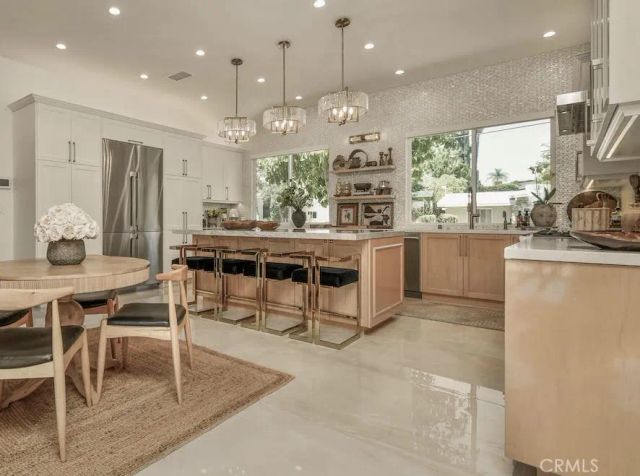 5124 Boda Place, Woodland Hills, CA 91367