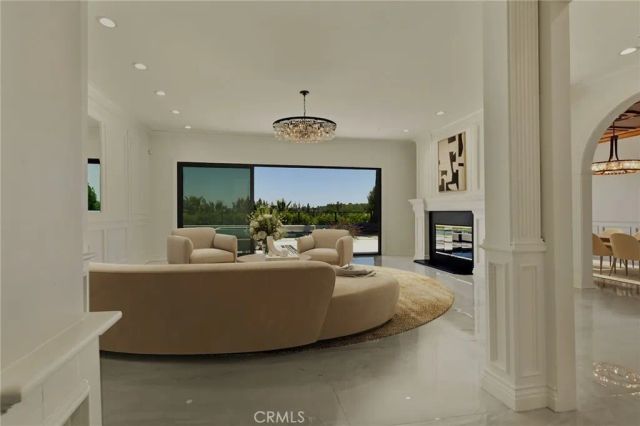 5124 Boda Place, Woodland Hills, CA 91367