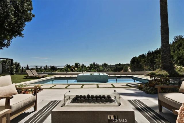 5124 Boda Place, Woodland Hills, CA 91367