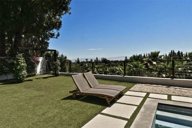 5124 Boda Place, Woodland Hills, CA 91367