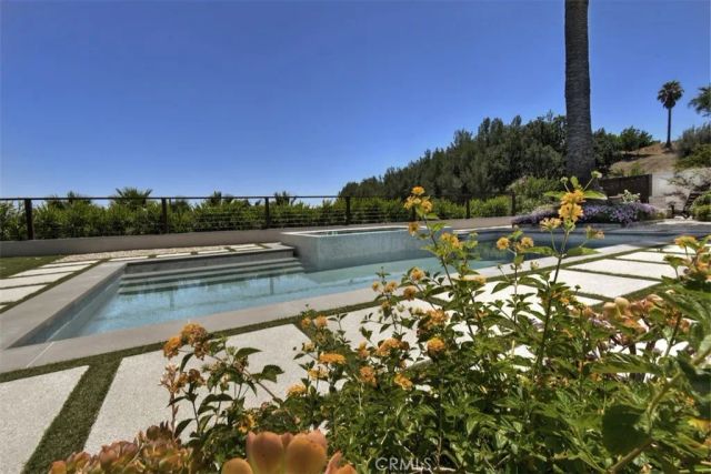 5124 Boda Place, Woodland Hills, CA 91367