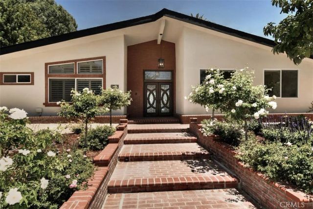 5124 Boda Place, Woodland Hills, CA 91367