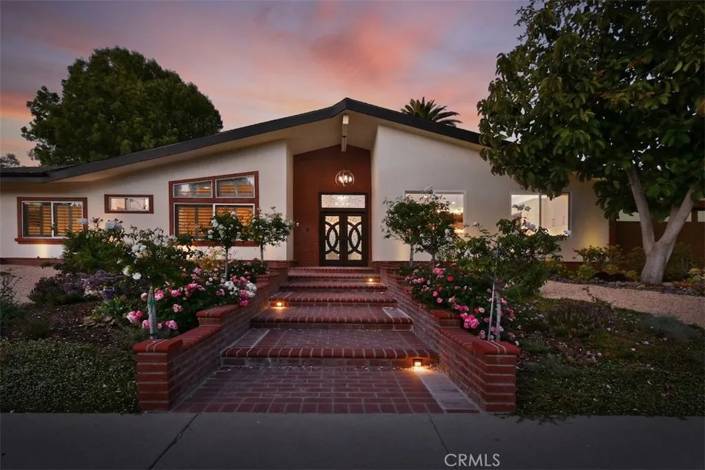 5124 Boda Place, Woodland Hills, CA 91367