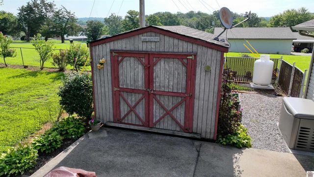 455 Canton Lakeshore Dr # 29, Cadiz, KY 42211