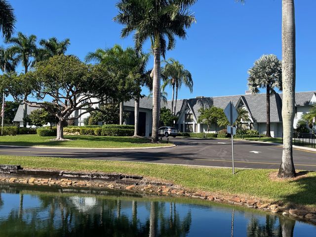 7351 Kinghurst Dr 302, Delray Beach, FL 33446