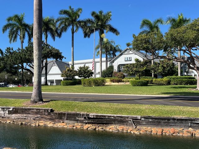 7351 Kinghurst Dr 302, Delray Beach, FL 33446