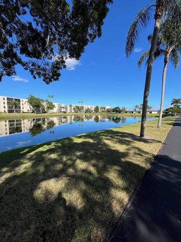 7351 Kinghurst Dr 302, Delray Beach, FL 33446