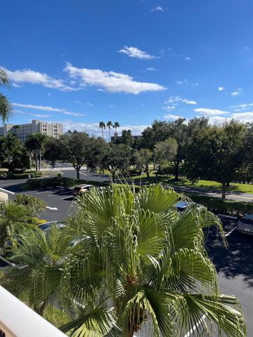 7351 Kinghurst Dr 302, Delray Beach, FL 33446