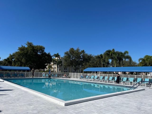 7351 Kinghurst Dr 302, Delray Beach, FL 33446