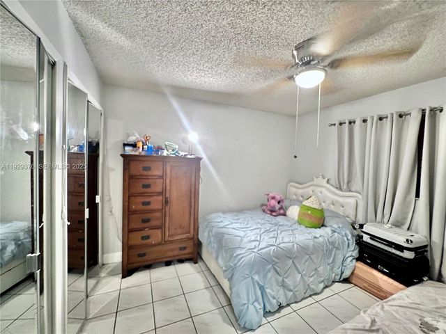 1430 W 42nd St, Hialeah, FL 33012