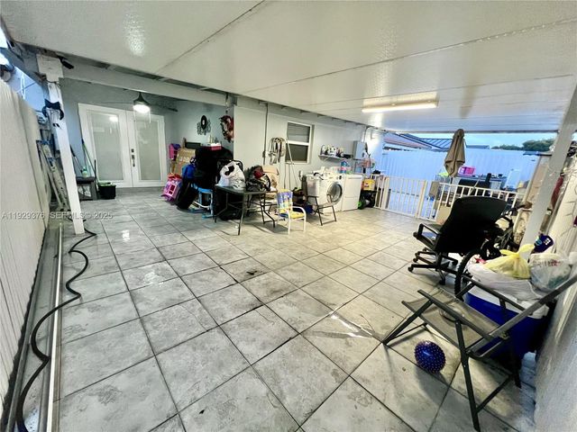 1430 W 42nd St, Hialeah, FL 33012