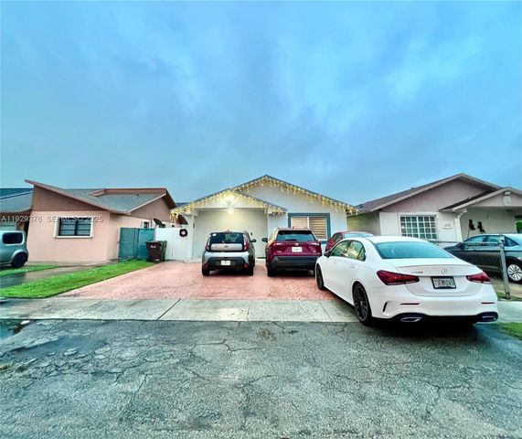 1430 W 42nd St, Hialeah, FL 33012