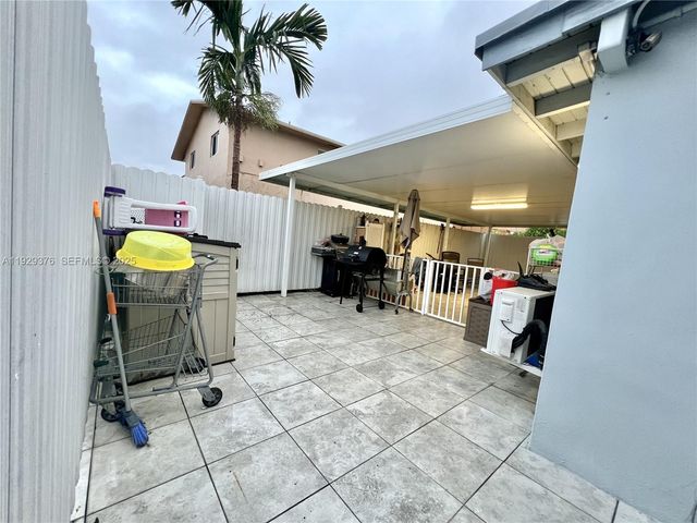 1430 W 42nd St, Hialeah, FL 33012