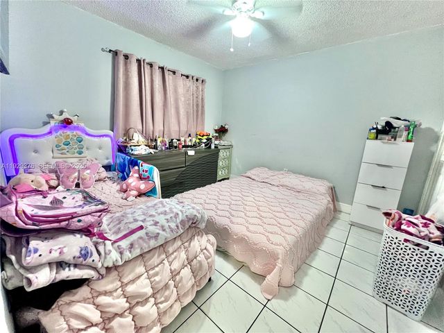 1430 W 42nd St, Hialeah, FL 33012