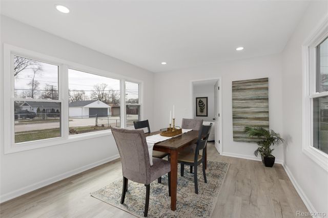 26707 Alger Boulevard, Madison Heights, MI 48071