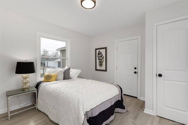 26707 Alger Boulevard, Madison Heights, MI 48071