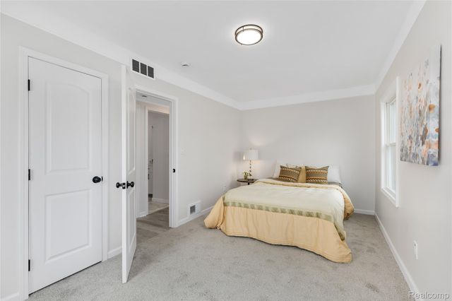 26707 Alger Boulevard, Madison Heights, MI 48071