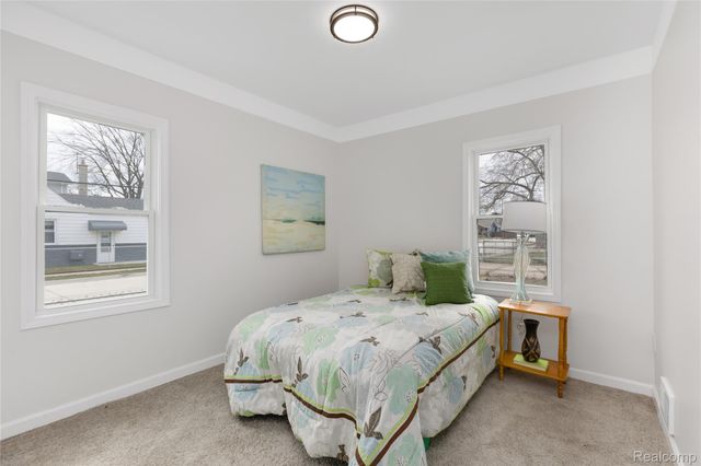 26707 Alger Boulevard, Madison Heights, MI 48071