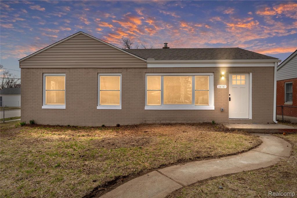 26707 Alger Boulevard, Madison Heights, MI 48071