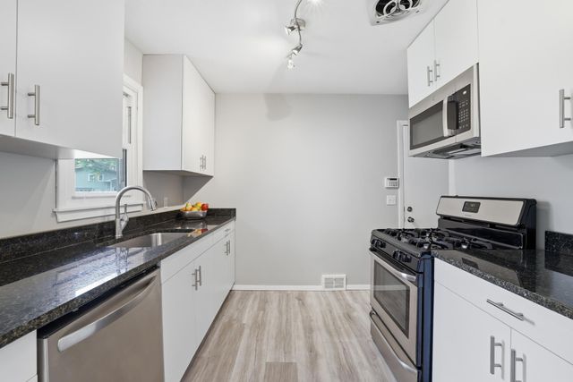 7725 W 22nd Street, Saint Louis Park, MN 55426