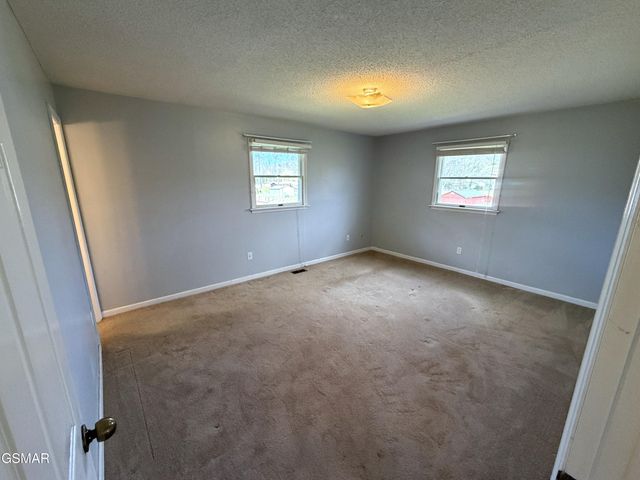 858 Burnett Drive, Newport, TN 37821