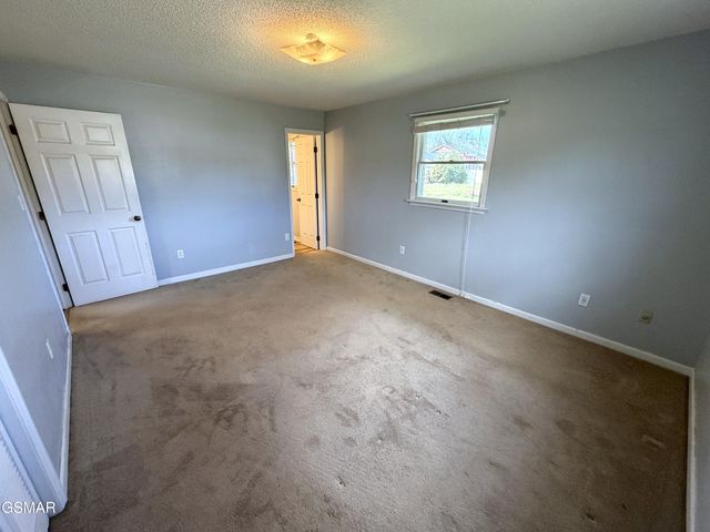 858 Burnett Drive, Newport, TN 37821