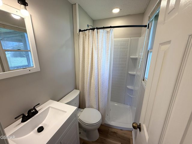 858 Burnett Drive, Newport, TN 37821