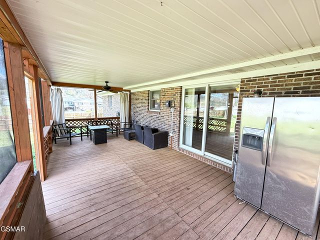 858 Burnett Drive, Newport, TN 37821