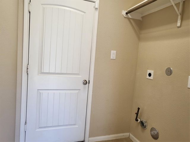 1906 Howth Avenue, Houston, TX 77051