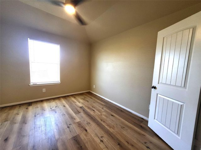 1906 Howth Avenue, Houston, TX 77051