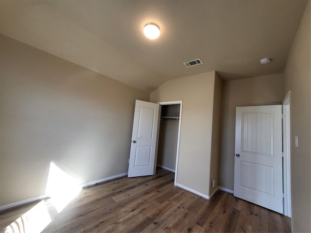 1906 Howth Avenue, Houston, TX 77051