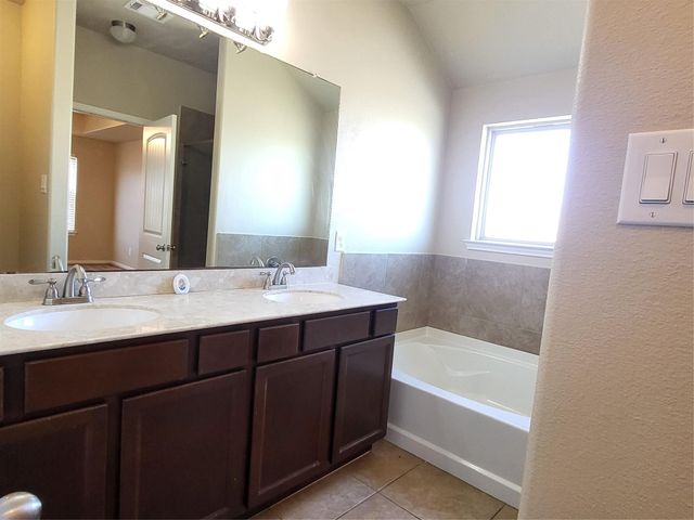 1906 Howth Avenue, Houston, TX 77051