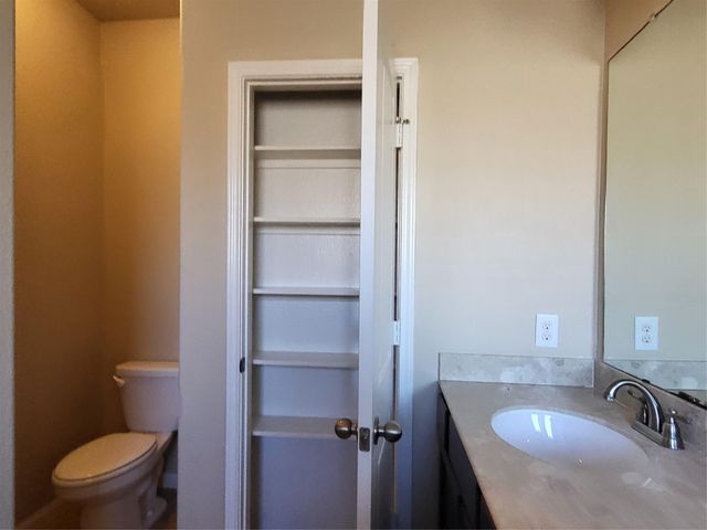 1906 Howth Avenue, Houston, TX 77051