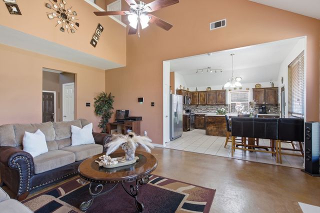 305 Ravenna Road, Lake Dallas, TX 75065