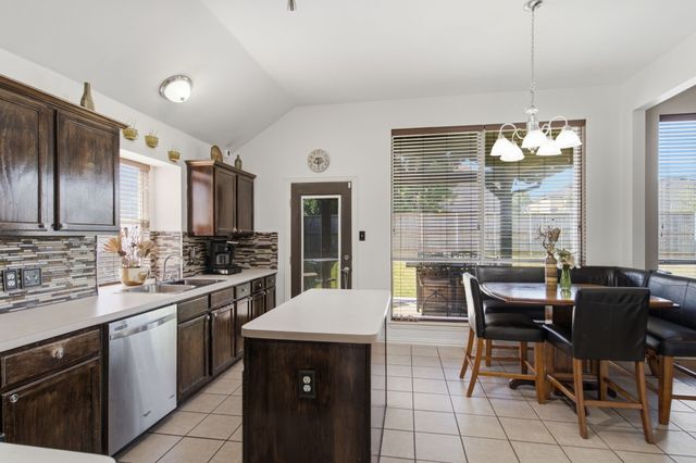 305 Ravenna Road, Lake Dallas, TX 75065